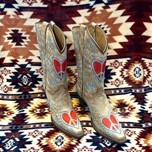 Corral peace sign boots